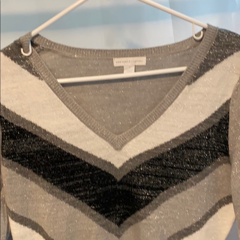Sweater - Picture 3 of 4